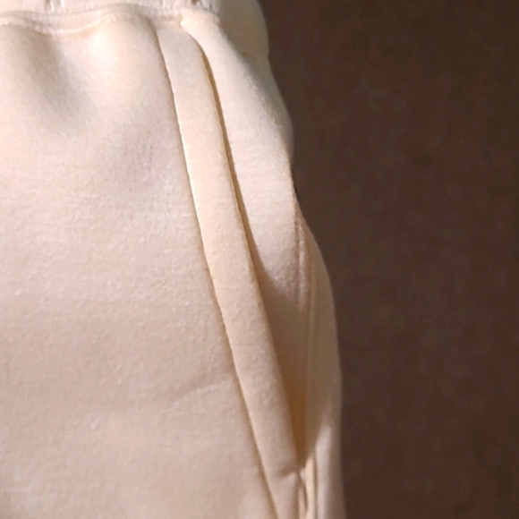 Saks Fifth Avenue P.A.R.O.S.H soft shorts size XS NWT - Picture 5 of 6